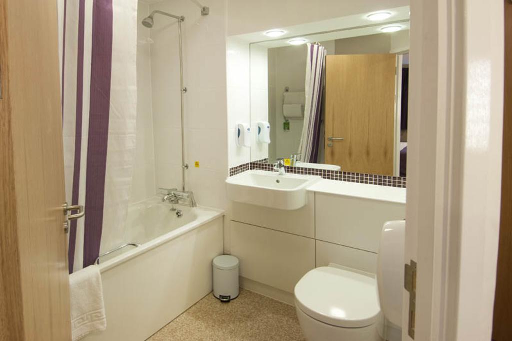 Premier Inn Newcastle Quayside Номер фото